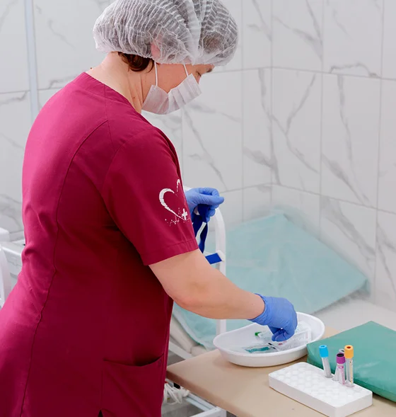 медсестра в процедурном кабинете